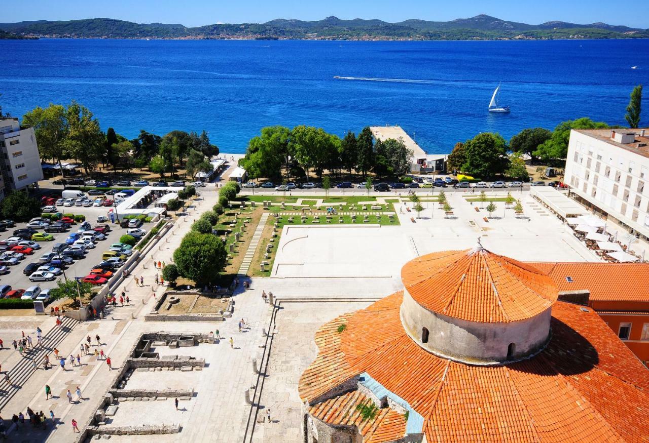 Gallery Rooms With Parking Zadar Exterior photo