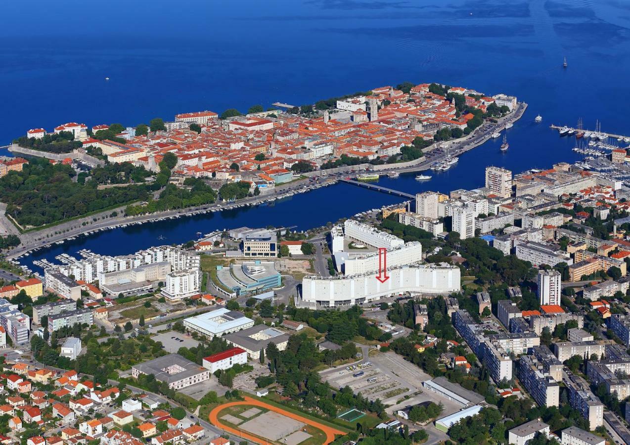 Gallery Rooms With Parking Zadar Exterior photo